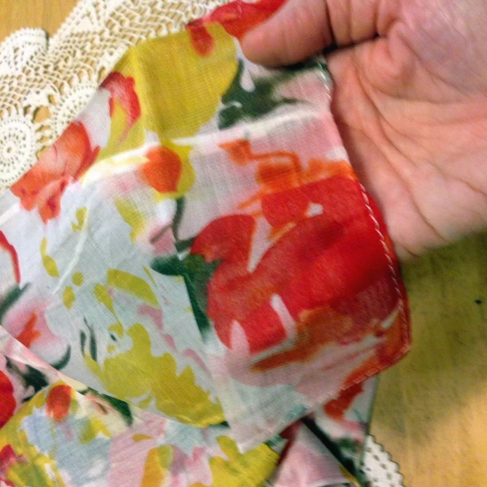 Floral Scarf, large Trendsblue viscose, nwot